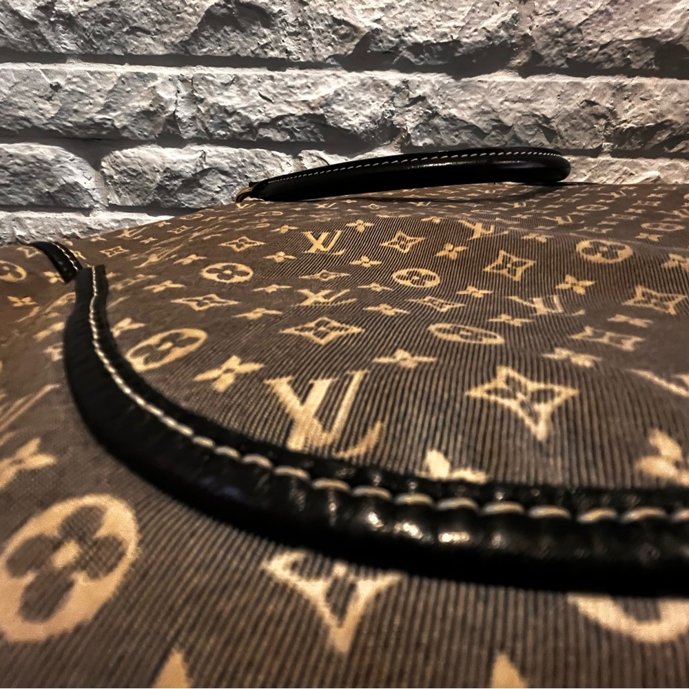 Louis Vuitton
Monogram Idylle Elegie - Picture 10 of 17